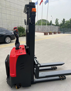 Lightweight Electric Walkie Stacker Rated Load 1500 Kg Lifting Height 3000 MM