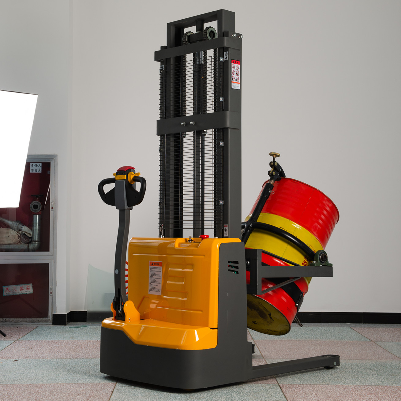 Electric Hydraulic Barrel Lifter 550 Kg Lifting Height 3m For Oil Drums