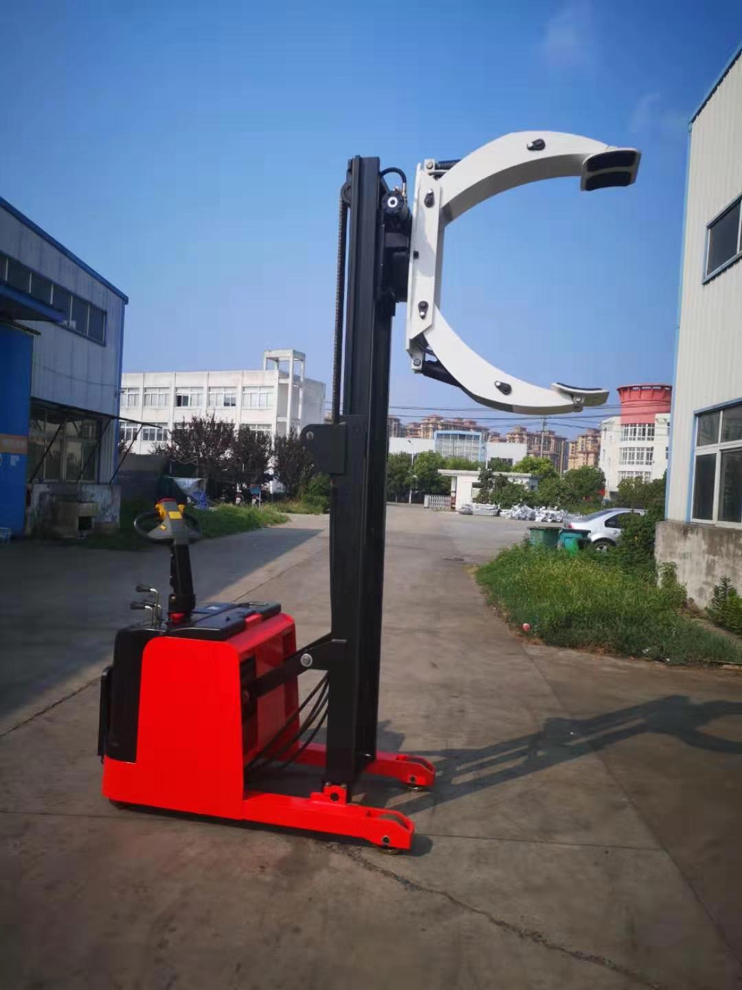 1500 Kg Electric Roll Lifter Stacker 180 360 Degree Roll Clamp Convenient Storage Moving Equipment